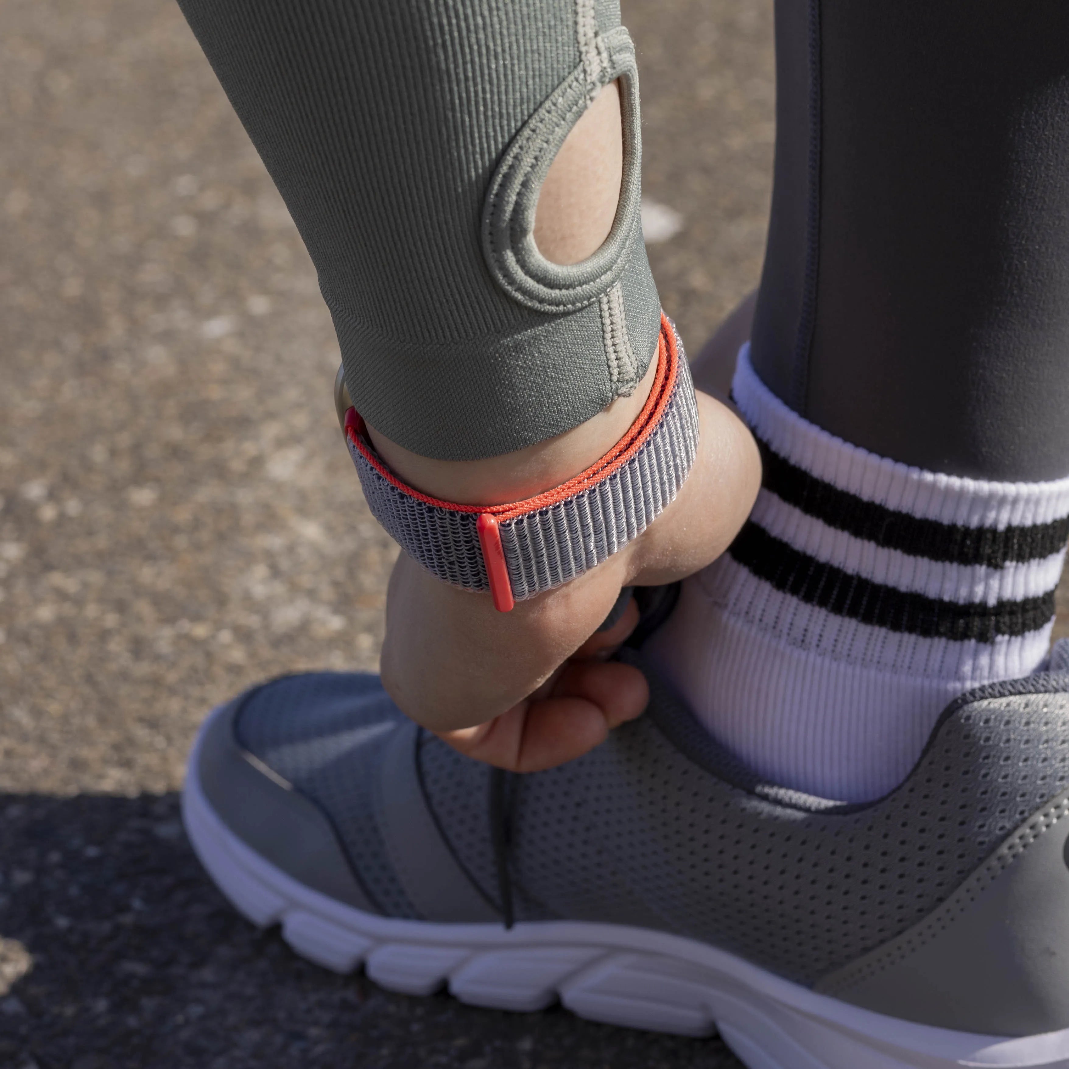 Bracelet nylon Fitbit Versa 3 (rose et gris)