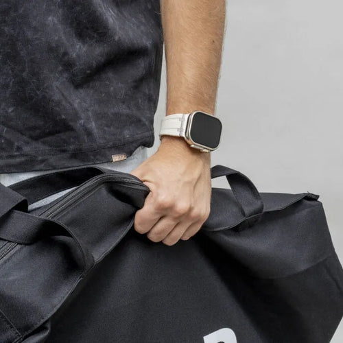 BALR. Bracelet en silicone Apple Watch ultra liquide (beige/titane)